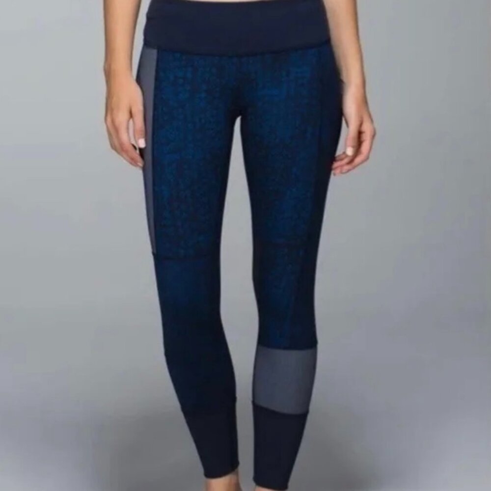 Lululemon Wunder Under Sashiko Jogger Pants Womens Size 4 Blue Camo Inseam 25”